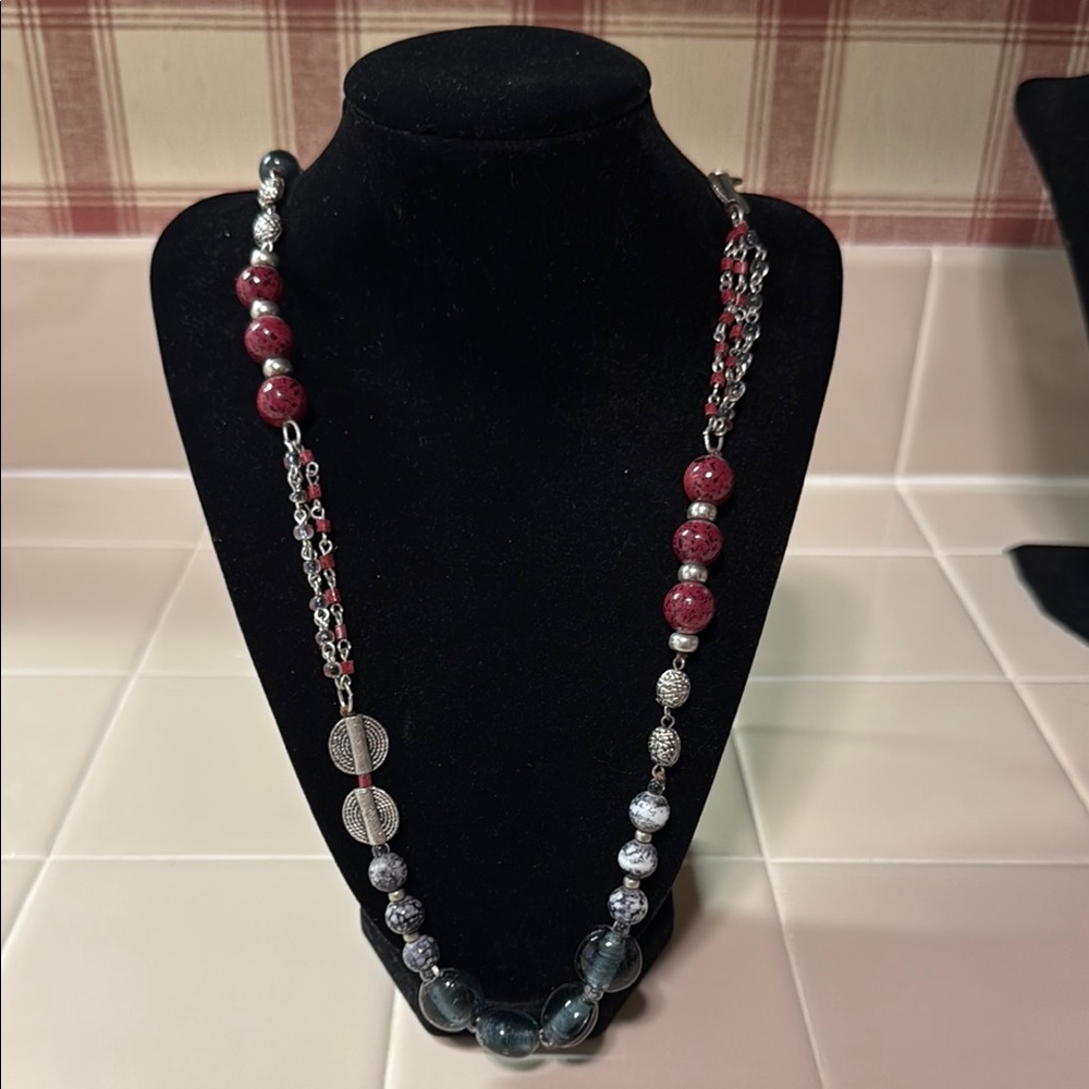 Vintage Elegant Silver and Red Beaded Necklace